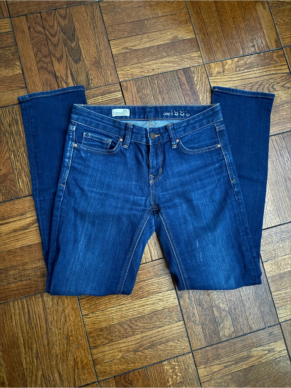 GAP REAL STRAIGHT.  26R/4. Blue.  Great condition